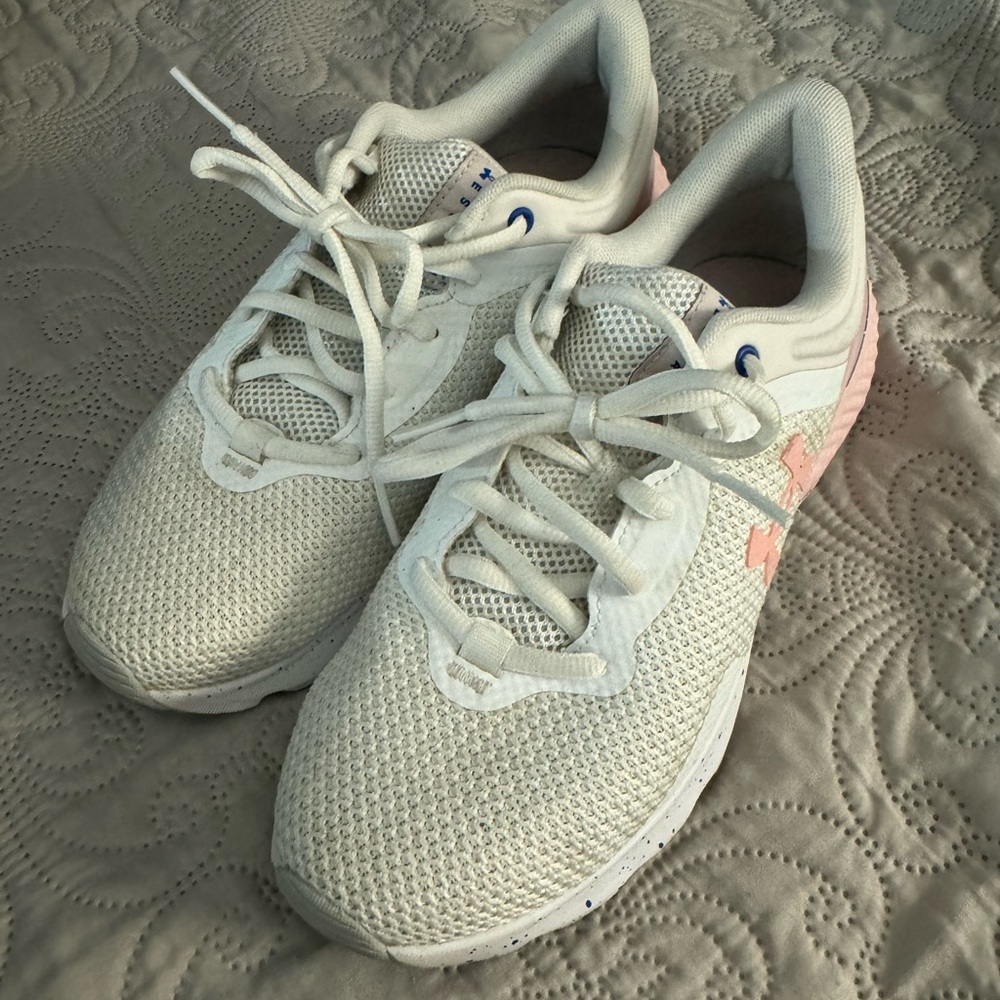 Under Armour Charged escape